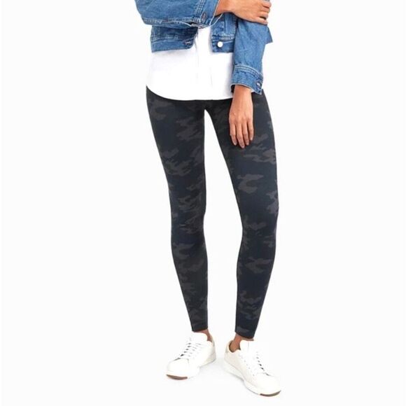 New✨ SPANX Look At Me Now Seamless Leggings (Sz L) - Picture 1 of 6